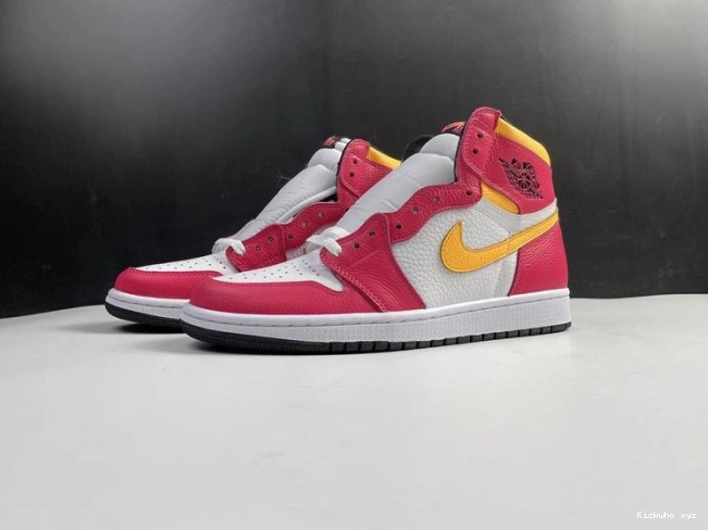 Jordan 1 High Air OGLight Red Fusion 555088-603 0819